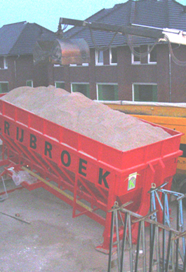 Van Rijbroek Vloeren heeft eigen zandvulmachines